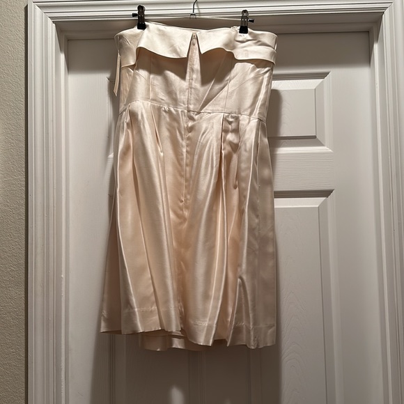 Beautiful Shell Shoshanna short strapless dress. Never worn. Size 10. - Picture 3 of 6